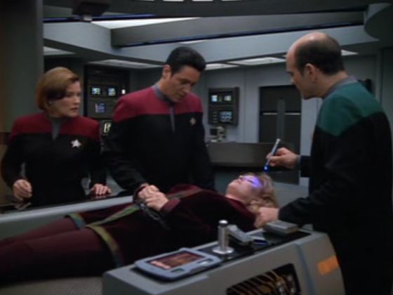 StarTrek1998_ScreenCaps_4x22-16.jpg