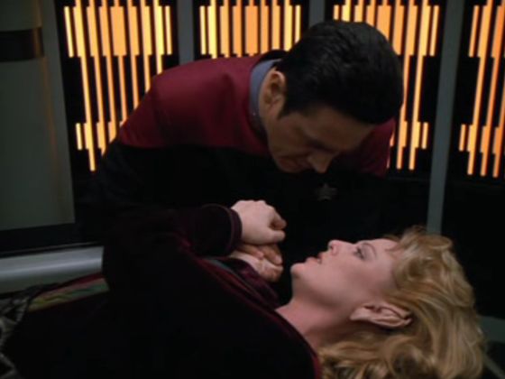 StarTrek1998_ScreenCaps_4x22-460.jpg