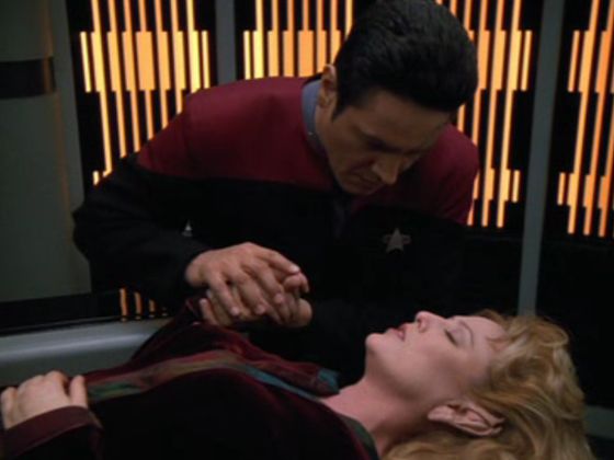 StarTrek1998_ScreenCaps_4x22-471.jpg