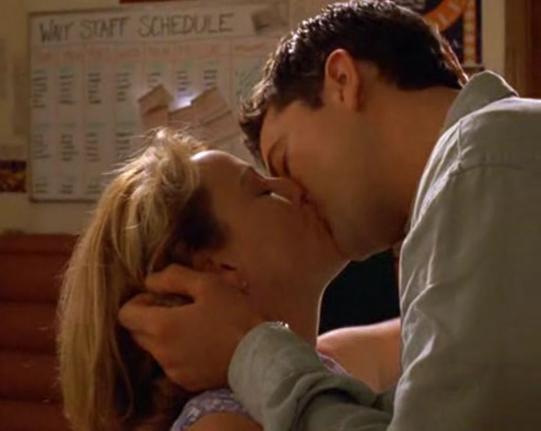 DawsonsCreek2003_6x23-38.jpg