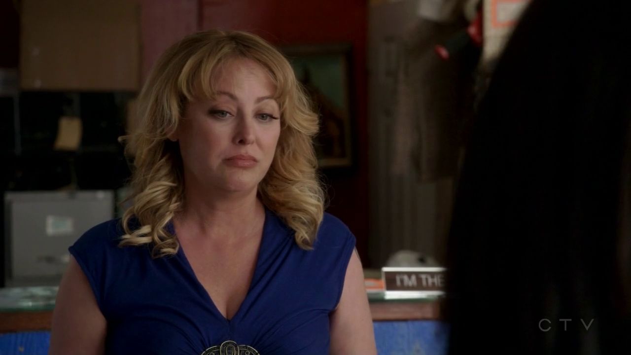 ScreenCaps_1x01-448.jpg