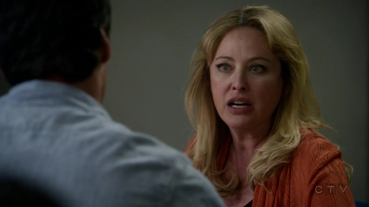 ScreenCaps_1x02-237.jpg