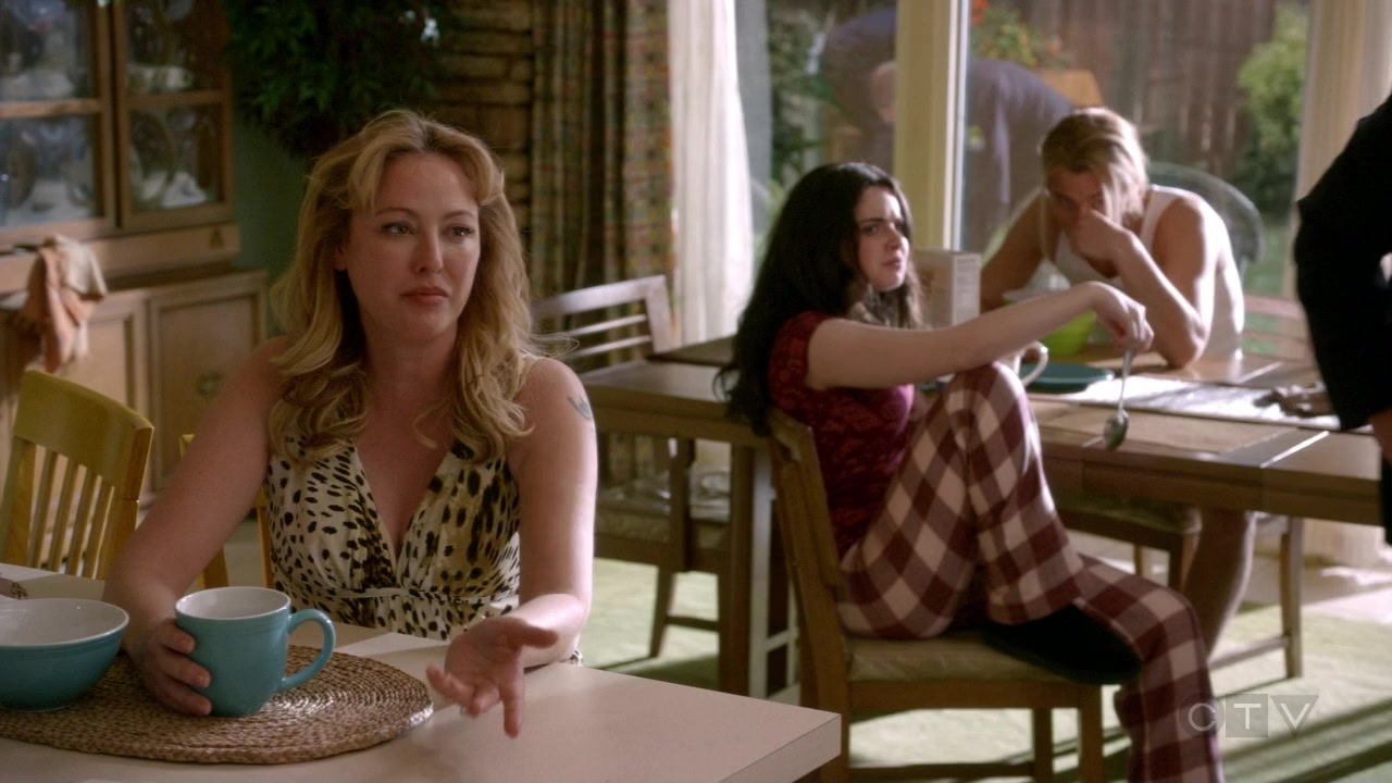 ScreenCaps_1x02-240.jpg