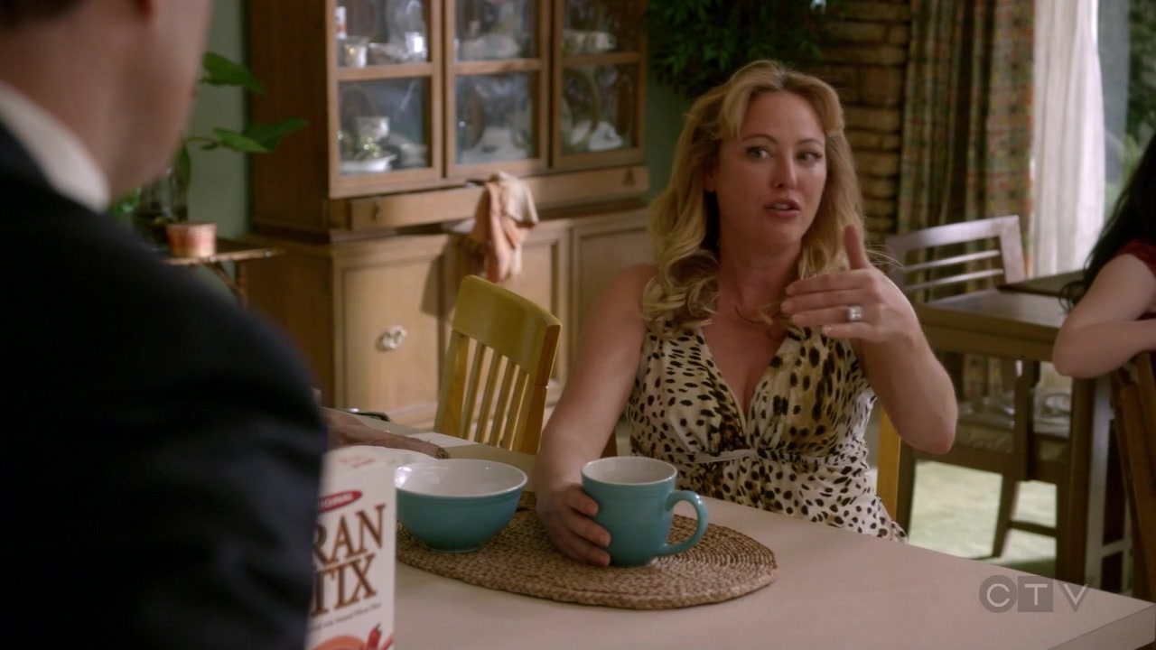 ScreenCaps_1x02-253.jpg