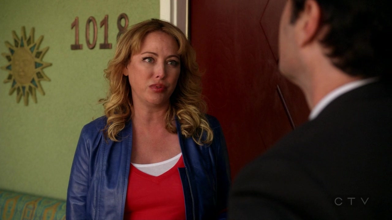 ScreenCaps_1x02-364.jpg