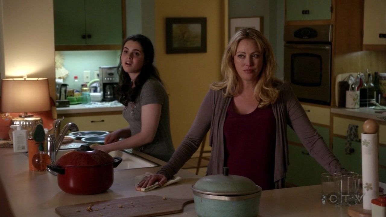 ScreenCaps_1x03-137.jpg