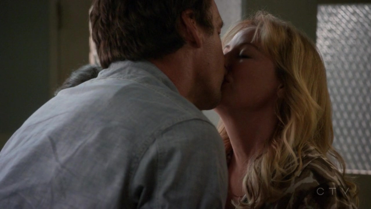 ScreenCaps_1x03-40.jpg