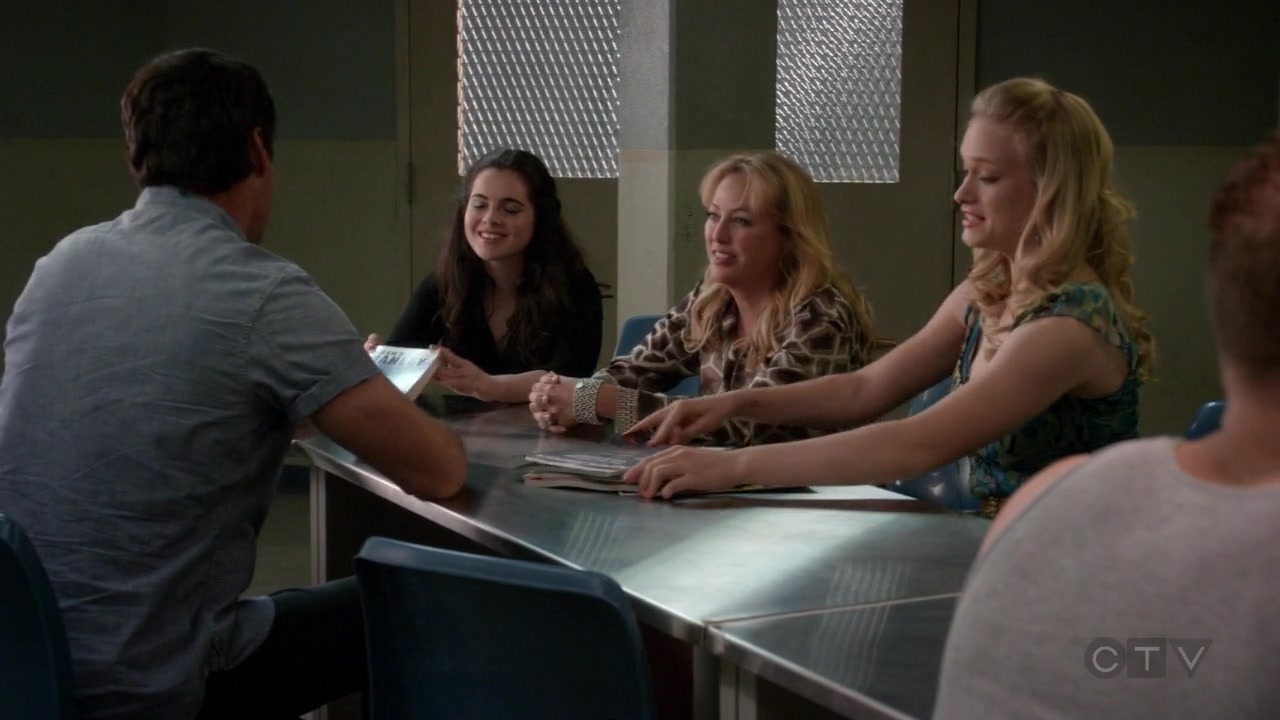 ScreenCaps_1x03-9.jpg