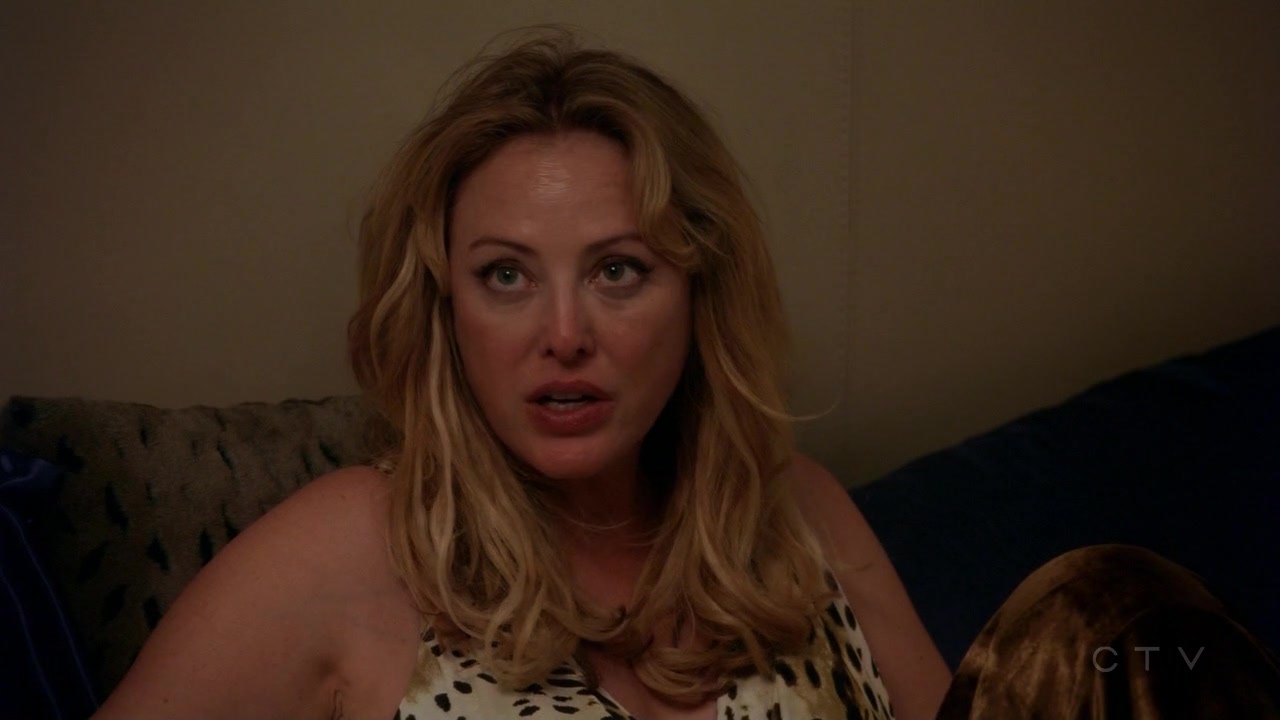 ScreenCaps_1x04-359.jpg