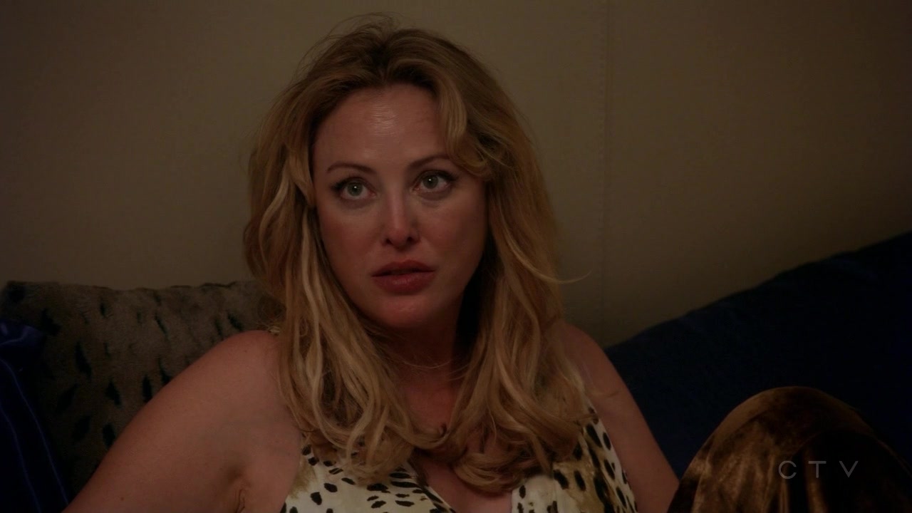 ScreenCaps_1x04-360.jpg