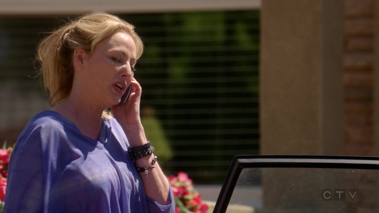 ScreenCaps_1x05-65.jpg