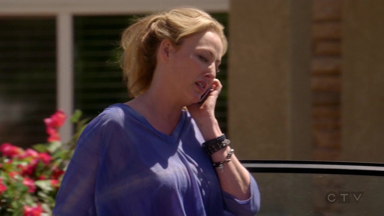 ScreenCaps_1x05-66.jpg