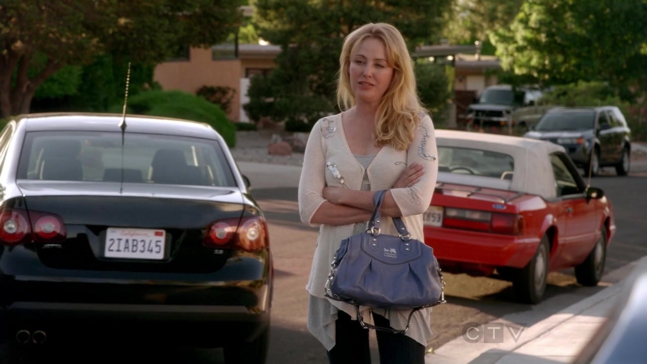 ScreenCaps_1x07-118.jpg