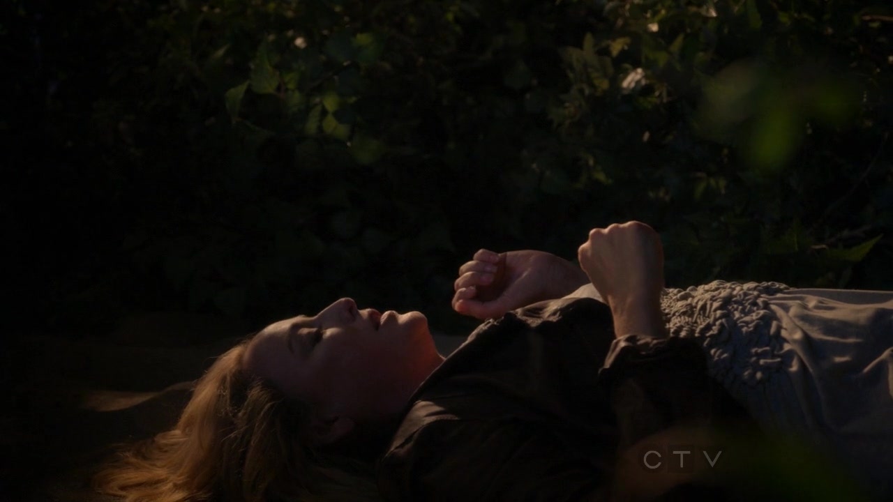 ScreenCaps_1x07-180.jpg