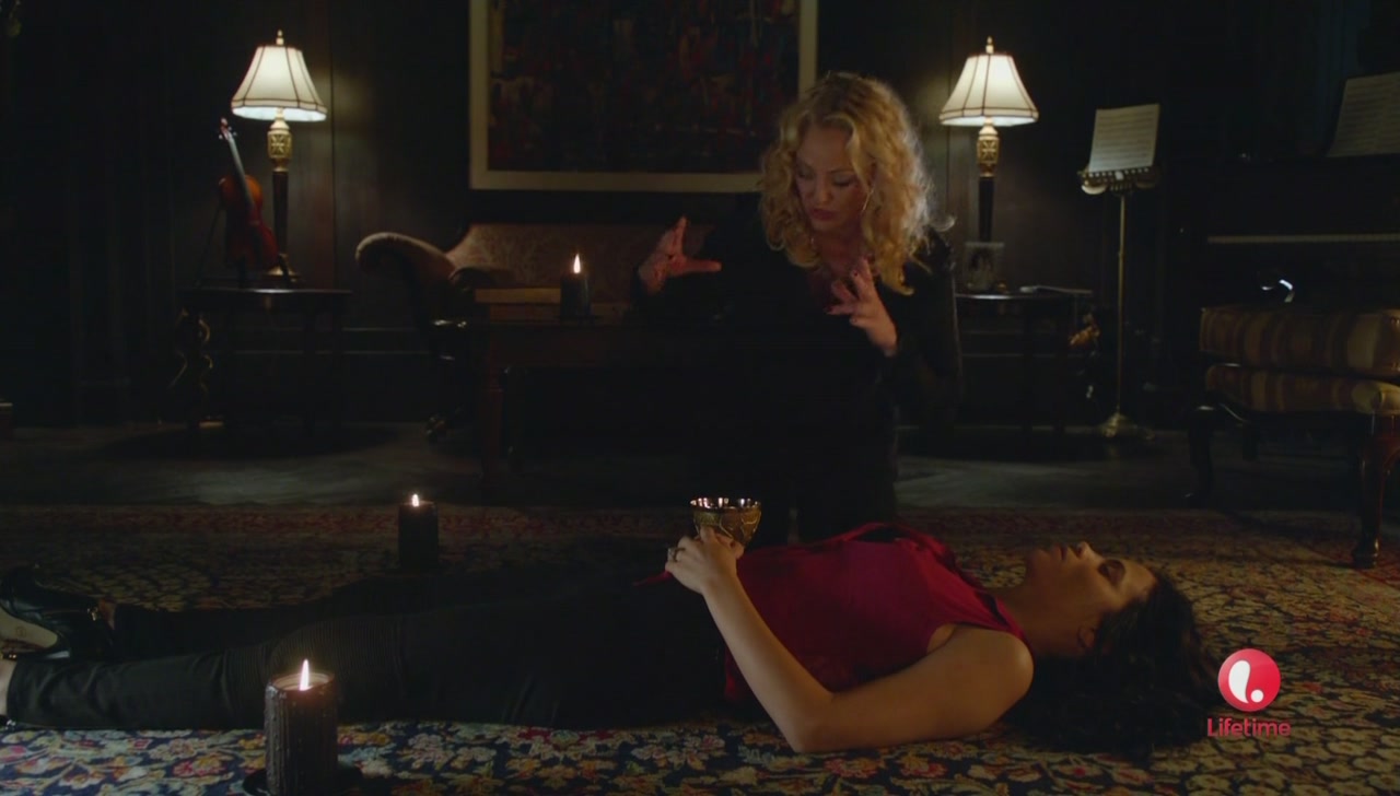 Caps_Ep1x08-101.jpg Caps_Ep1x08-101.jpg