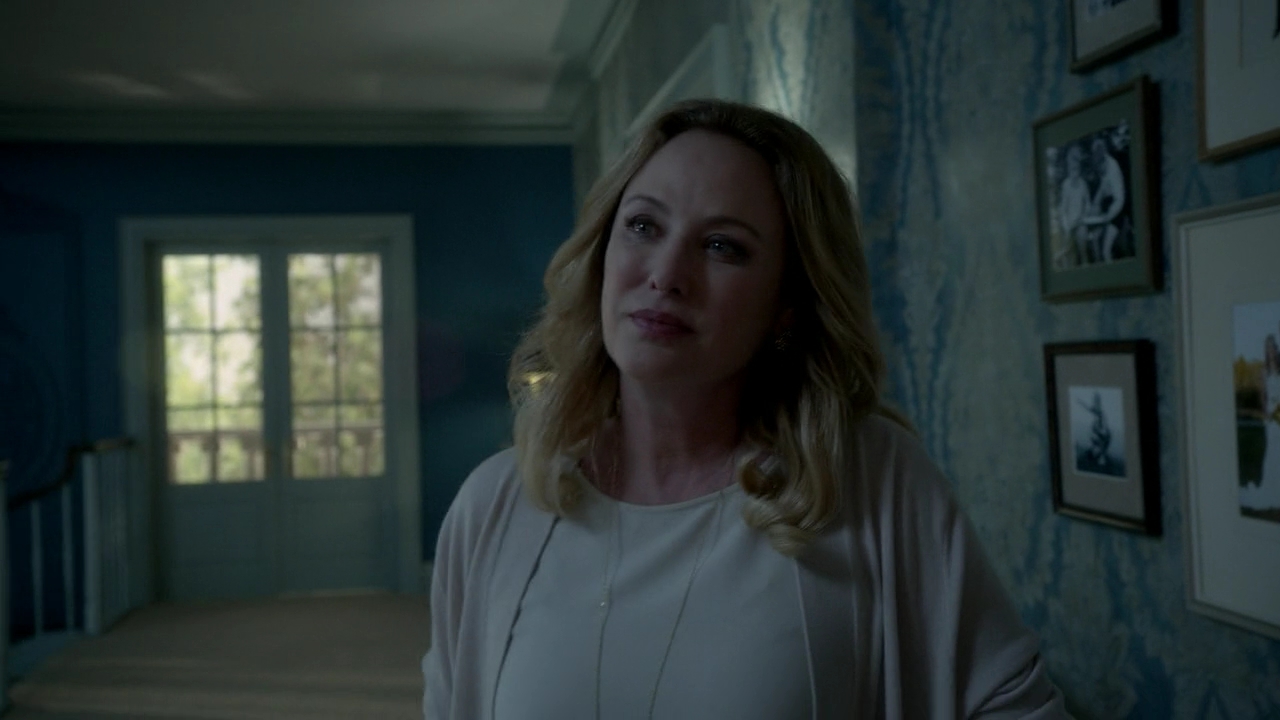 Ep1x01-5.jpg Ep1x01-5.jpg
