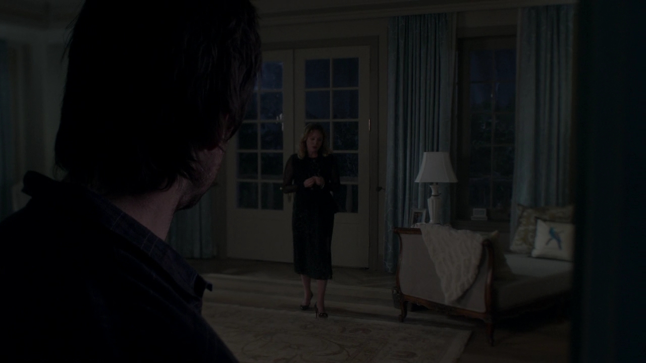 Ep1x03-204.jpg Ep1x03-204.jpg