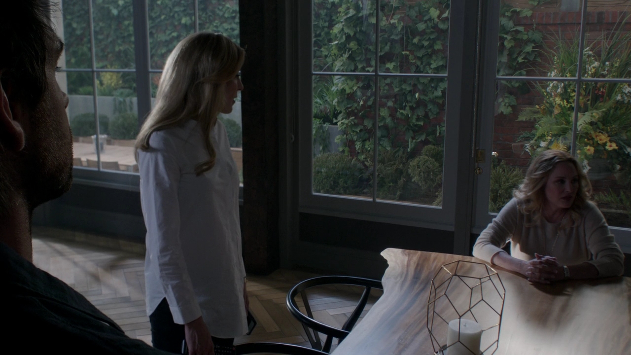 Ep1x09-1.jpg Ep1x09-1.jpg