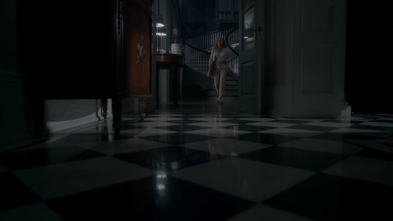 Ep1x10-122.jpg