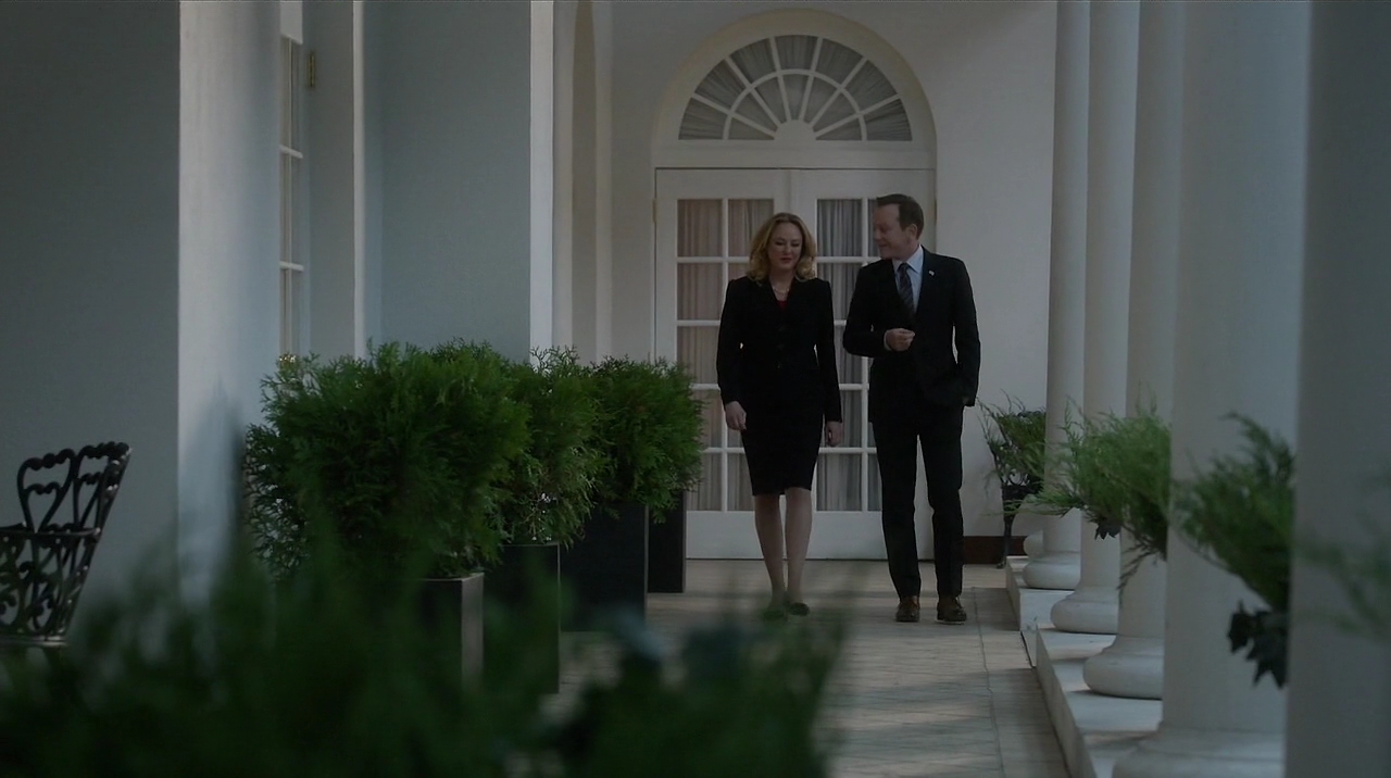 Ep1x18-28.jpg Ep1x18-28.jpg