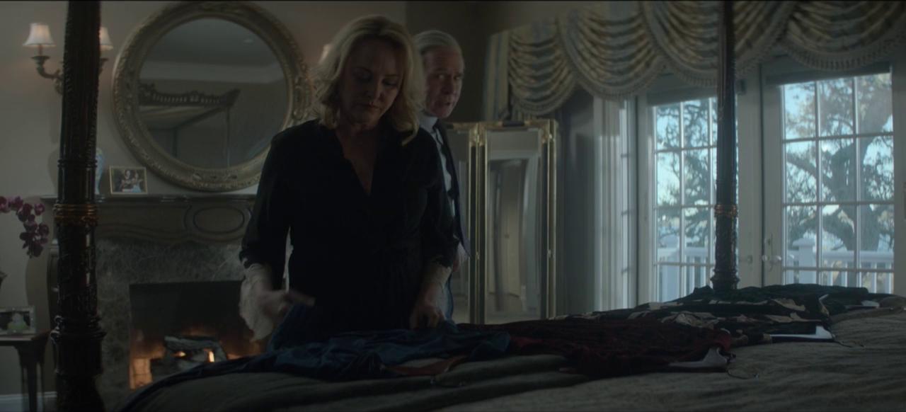 ScreenCaps_1x04-28.JPEG