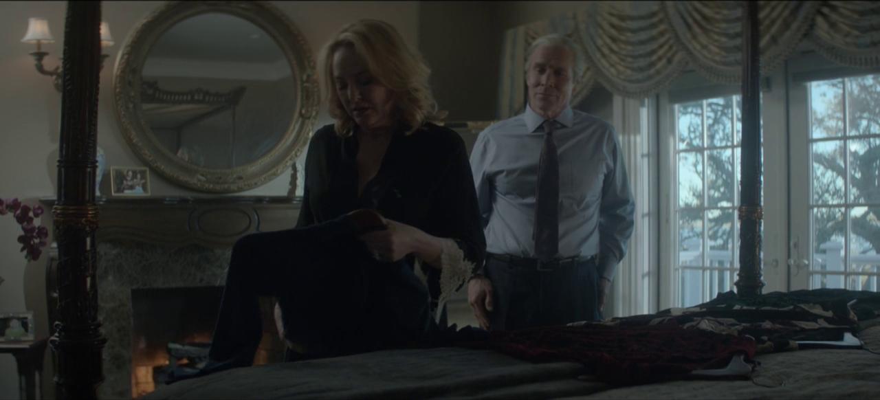 ScreenCaps_1x04-31.JPEG