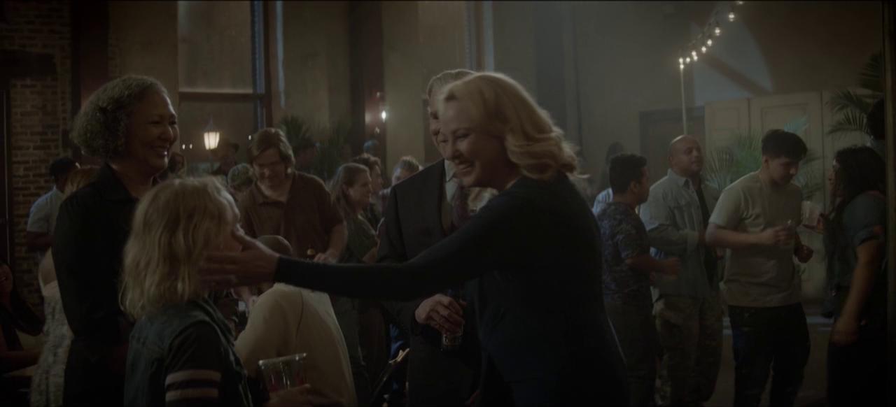 ScreenCaps_1x04-59.JPEG