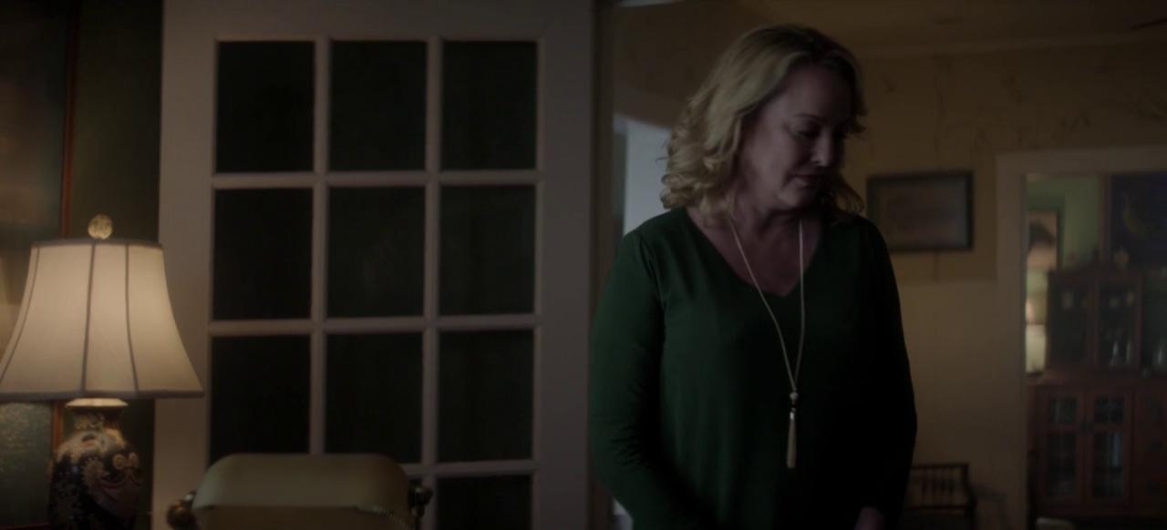 ScreenCaps_1x07-99.JPEG