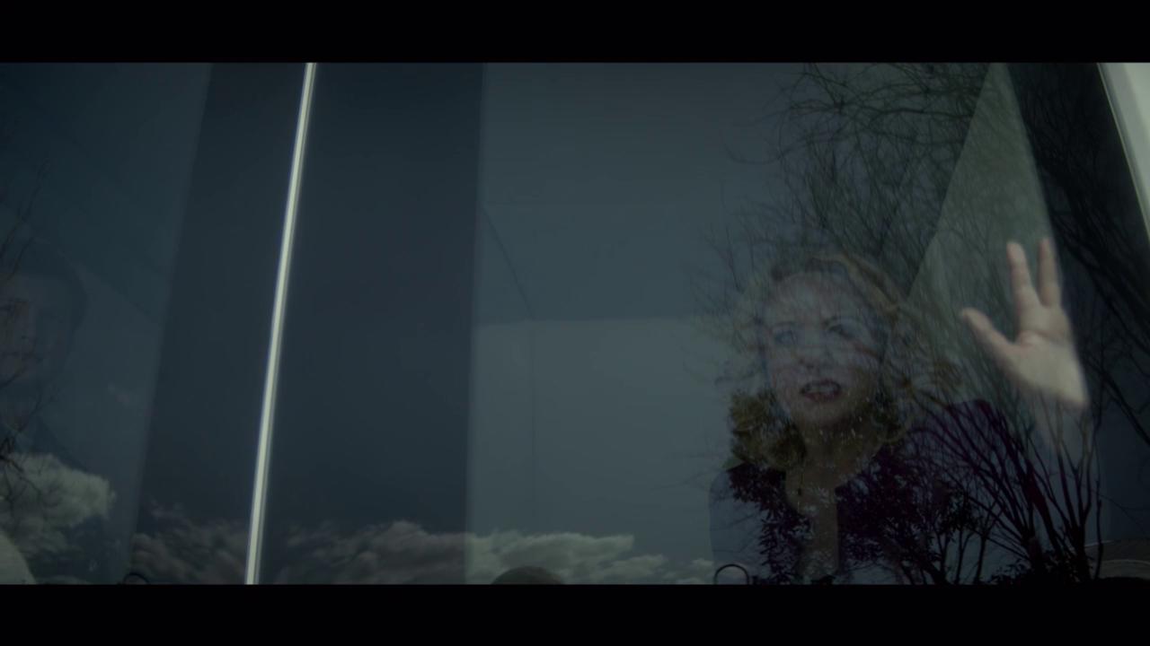 ScreenCaps_1x09-43.JPEG