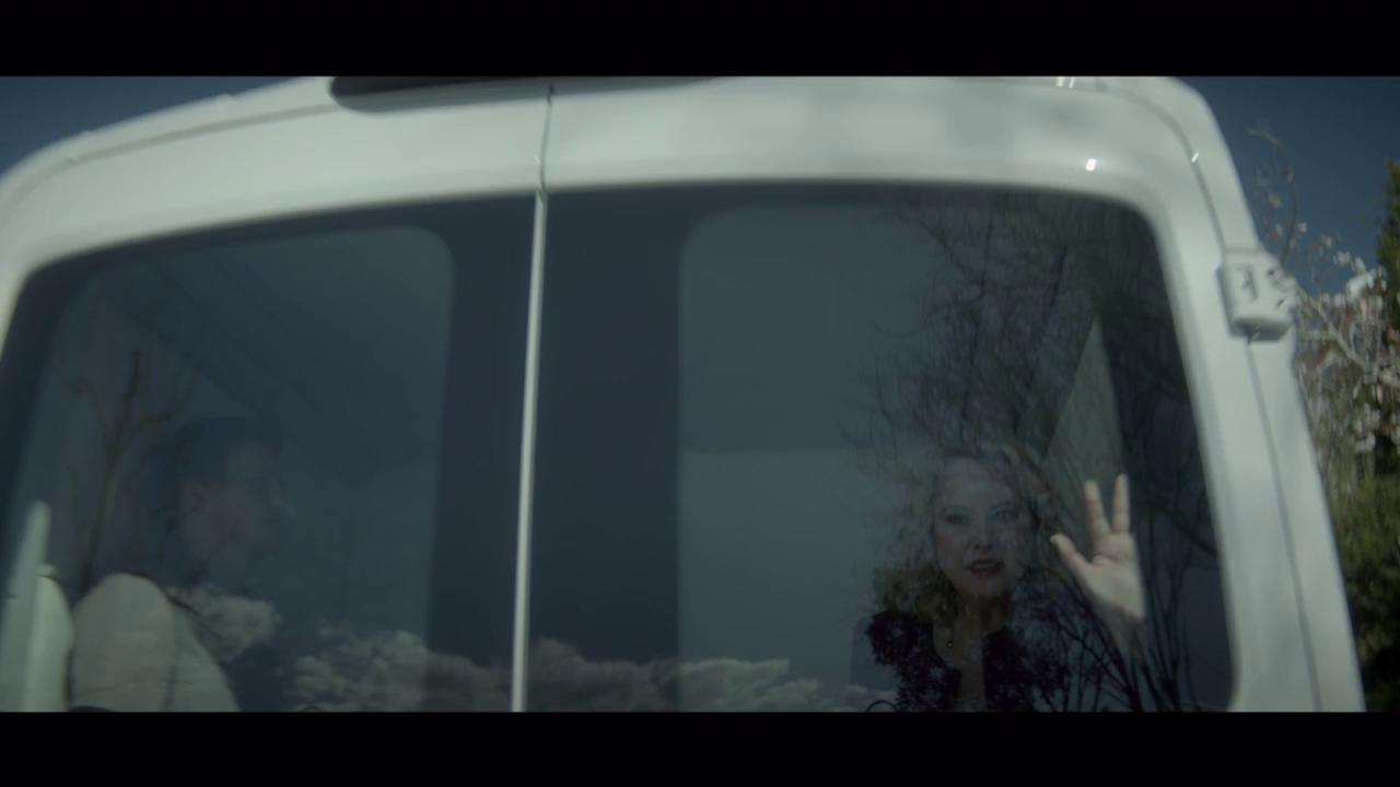 ScreenCaps_1x09-46.JPEG