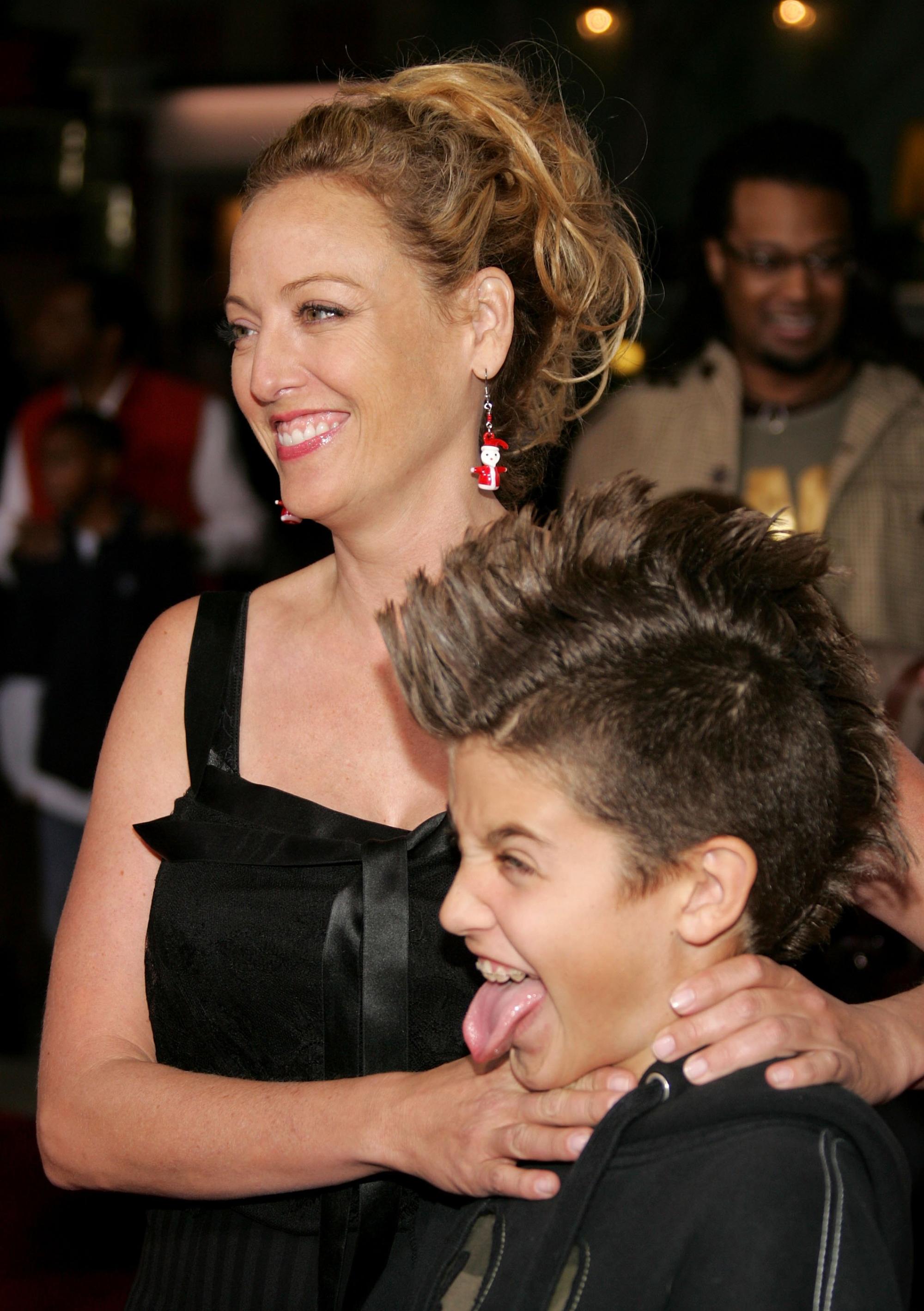 Public2006_PursuitHappynessPrem-18.jpg