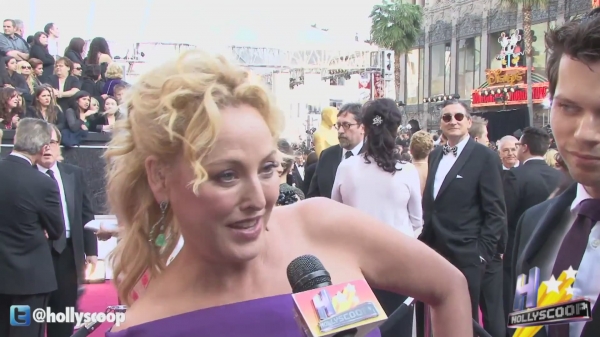AwardShows2012_Oscars_RedCarpet-192.jpg