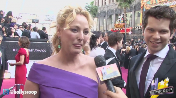 AwardShows2012_Oscars_RedCarpet-318.jpg