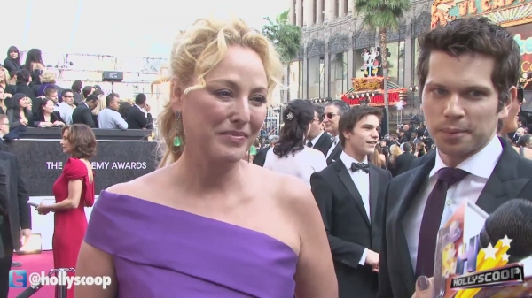 AwardShows2012_Oscars_RedCarpet-342.jpg