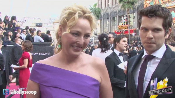 AwardShows2012_Oscars_RedCarpet-345.jpg
