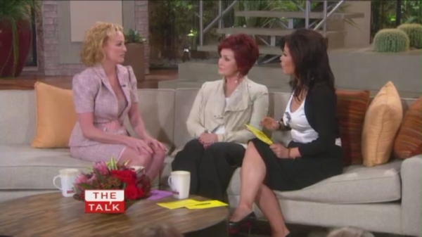 TalkShows2011_TheTalk_March09-101.jpg