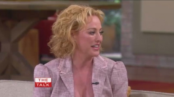 TalkShows2011_TheTalk_March09-123.jpg