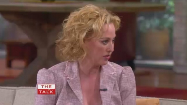 TalkShows2011_TheTalk_March09-221.jpg